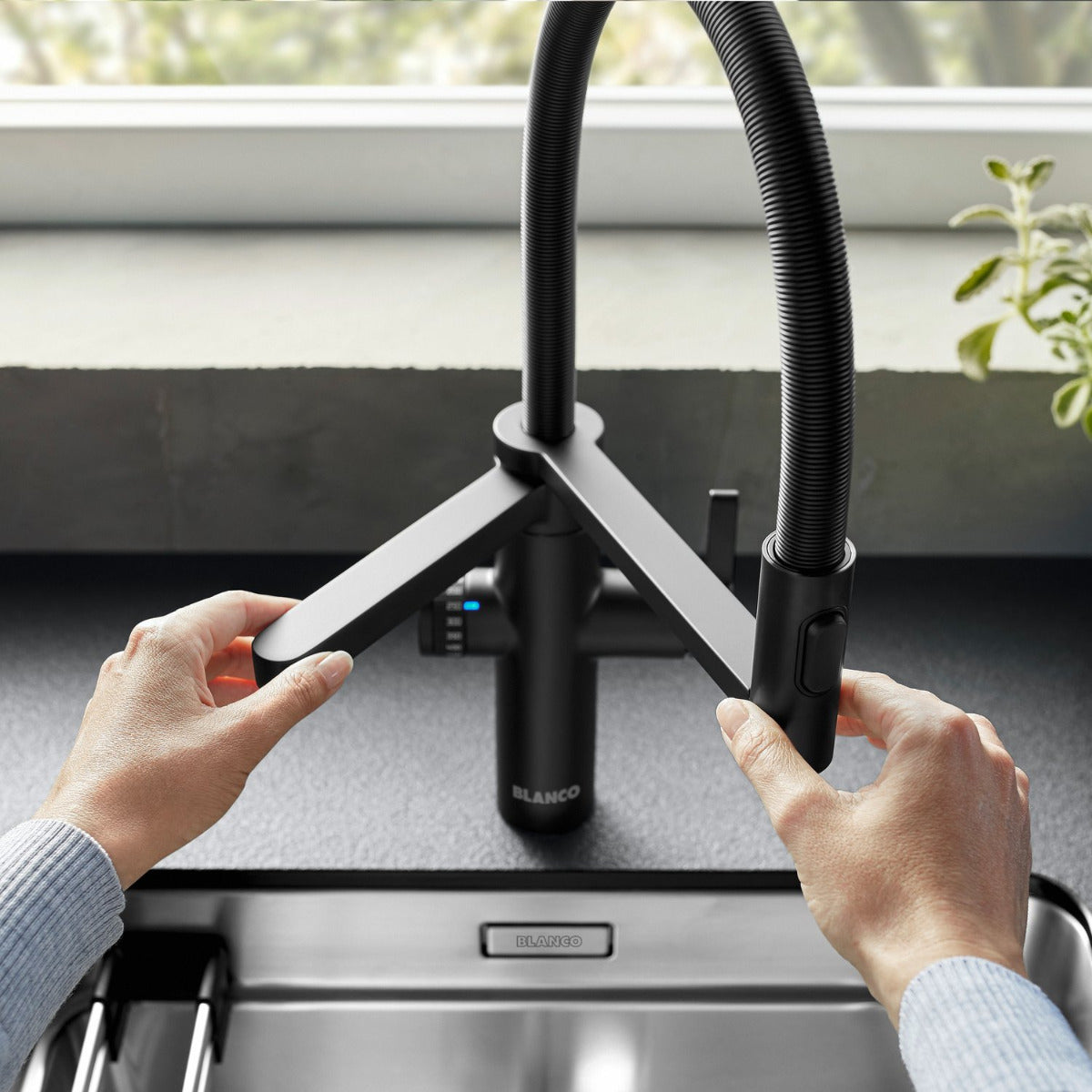 Blanco Evol-S Pro Küchenarmatur schwenkbar mit Filterfunktion