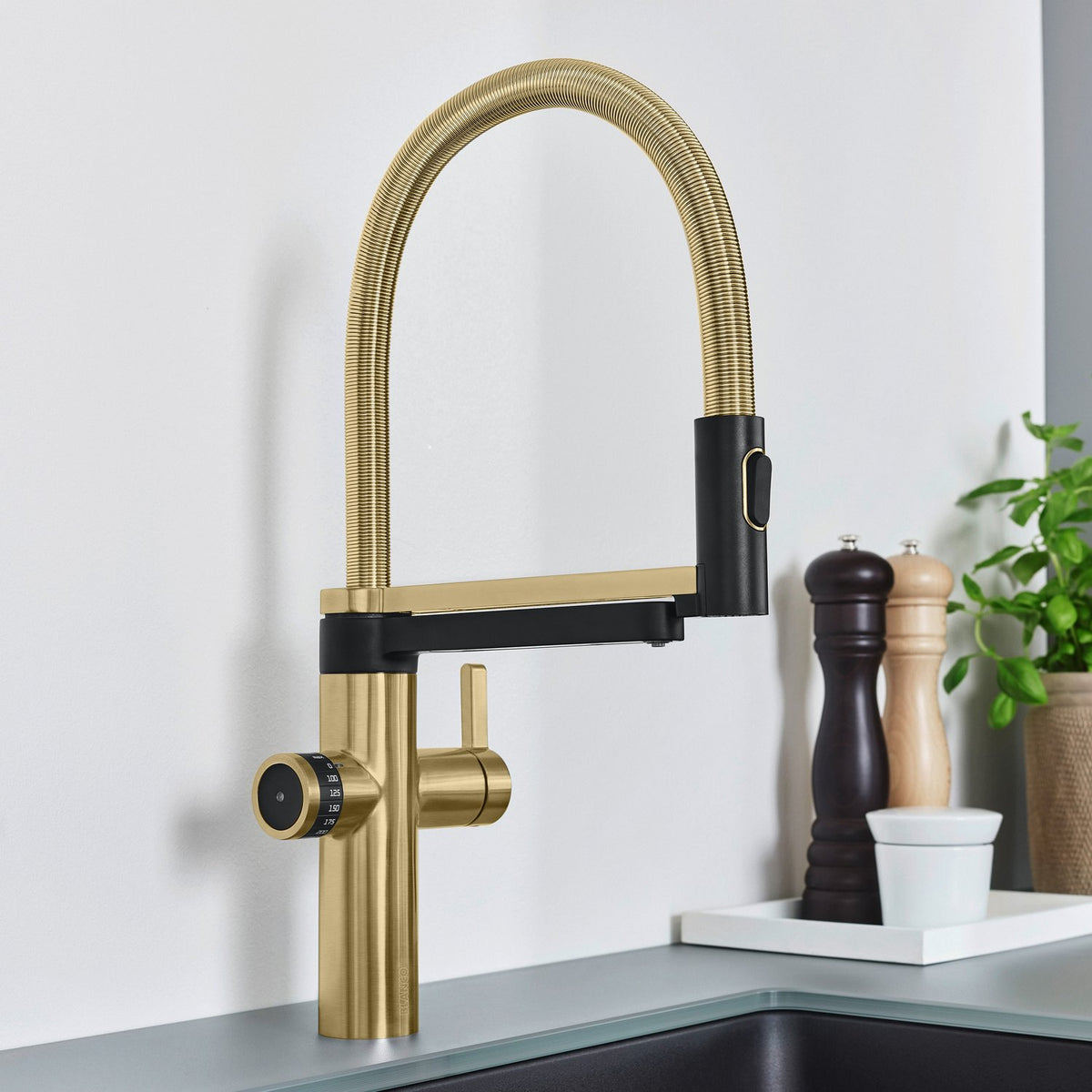 Blanco Evol-S Pro Küchenarmatur schwenkbar mit Filterfunktion
