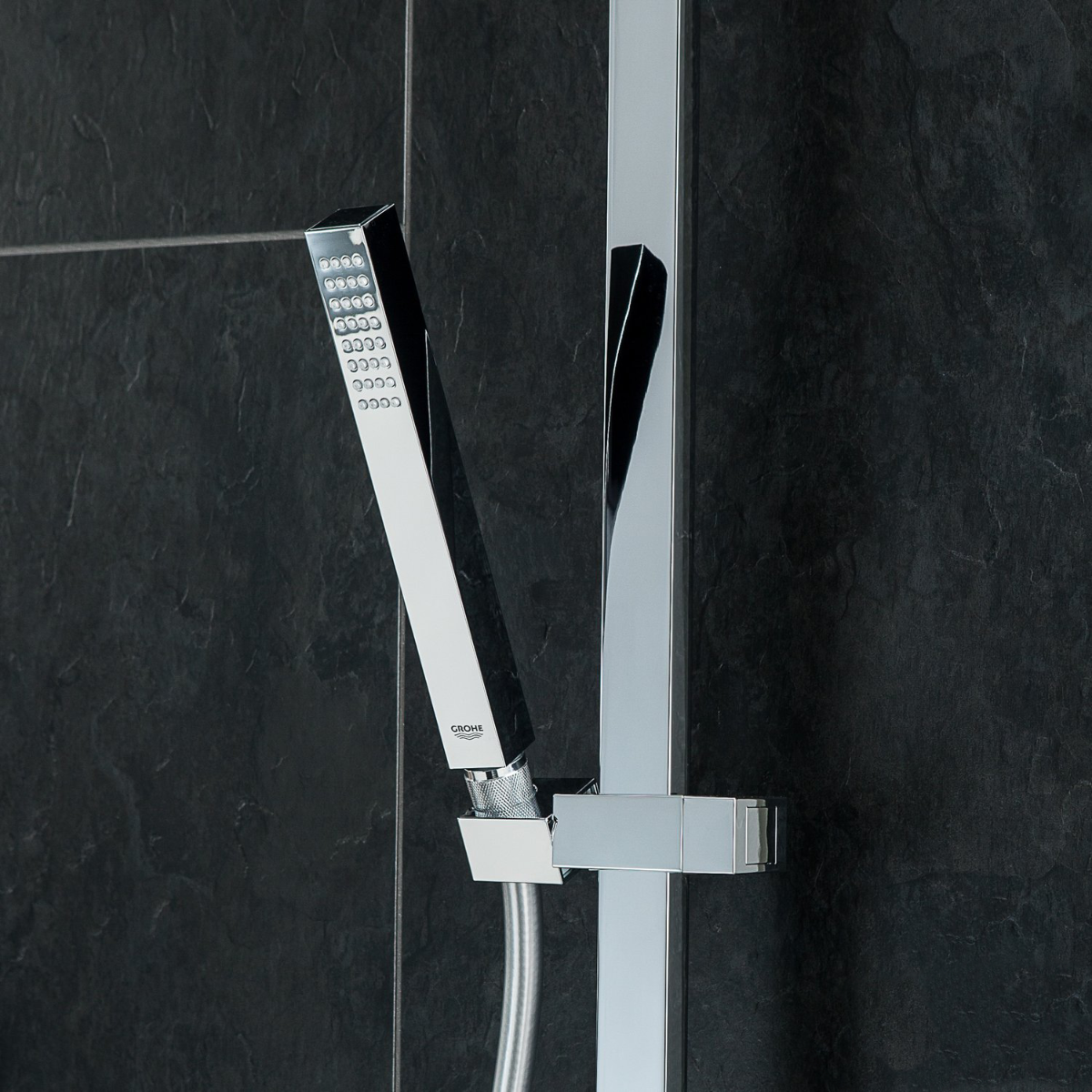 GROHE Duschsystem Euphoria Cube System 230 26087, mit Aufputz-Thermostatbatterie, Wandmontage, maximaler Durchfluss bei 3 bar: 13 l/min (Kopfbrause), 9 l/min (Handbrause), chrom