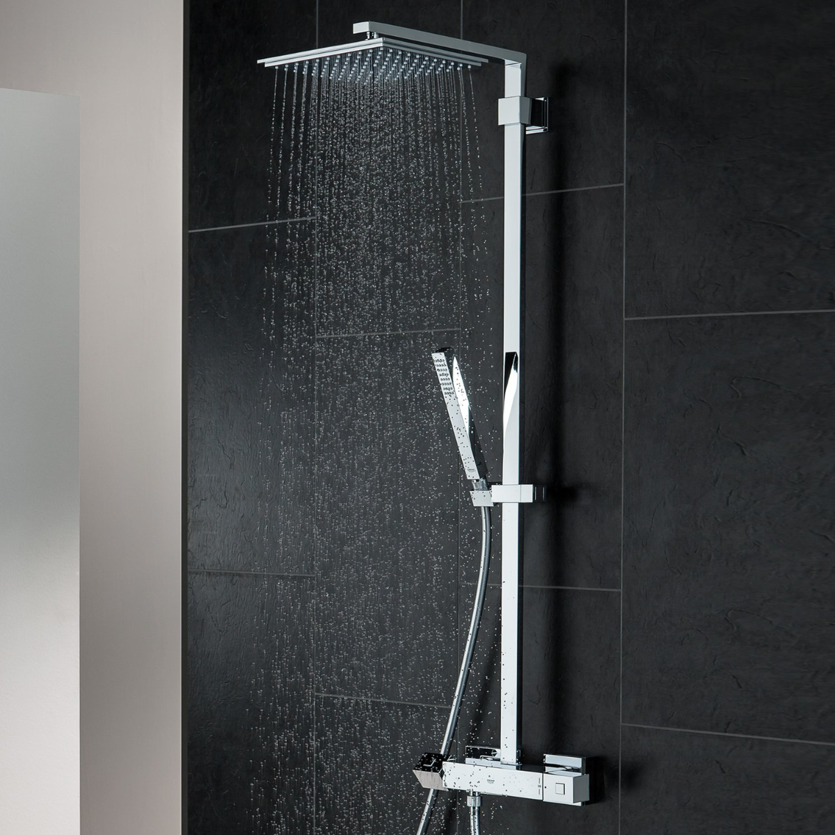 GROHE Duschsystem Euphoria Cube System 230 26087, mit Aufputz-Thermostatbatterie, Wandmontage, maximaler Durchfluss bei 3 bar: 13 l/min (Kopfbrause), 9 l/min (Handbrause), chrom