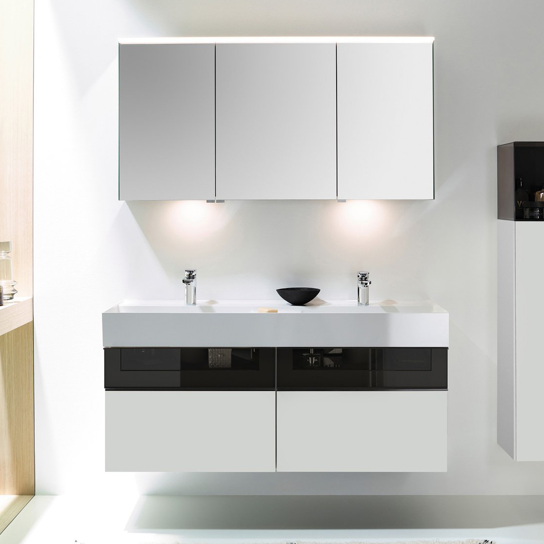 Burgbad Yumo Waschtisch mit Unterbau und LED-Spiegelschrank